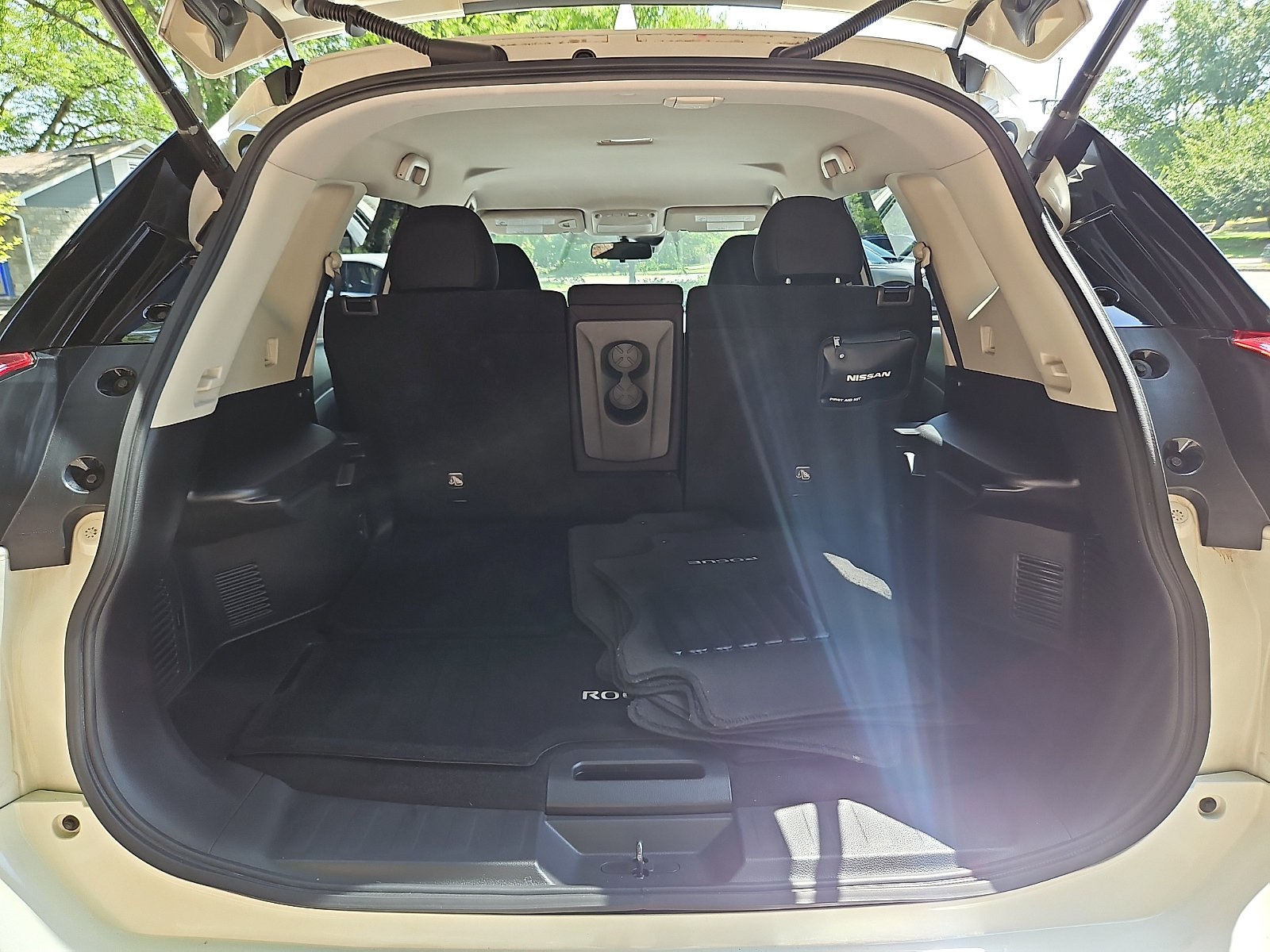 Certified 2019 Nissan Rogue SV w/ Premium Package AWD/4WD image 29
