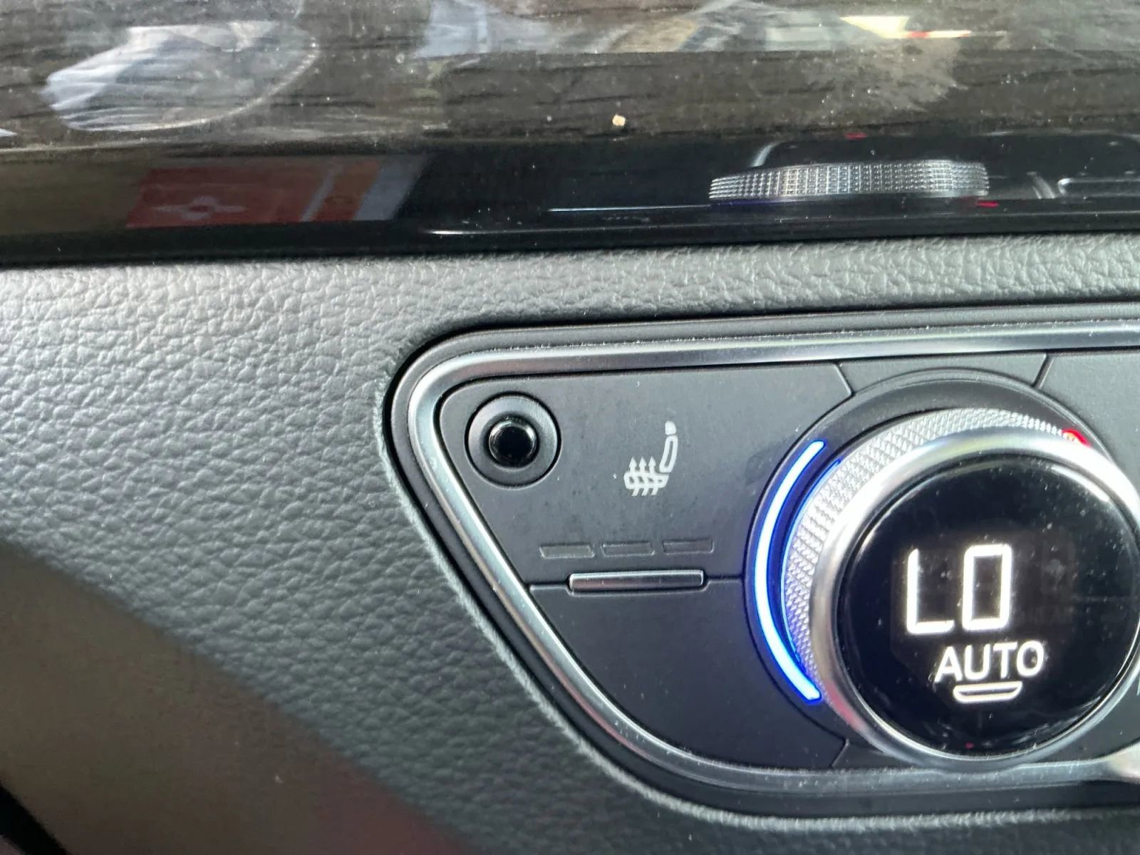 Used 2020 Audi Q5 e Premium Plus w/ Premium Plus Package image 32