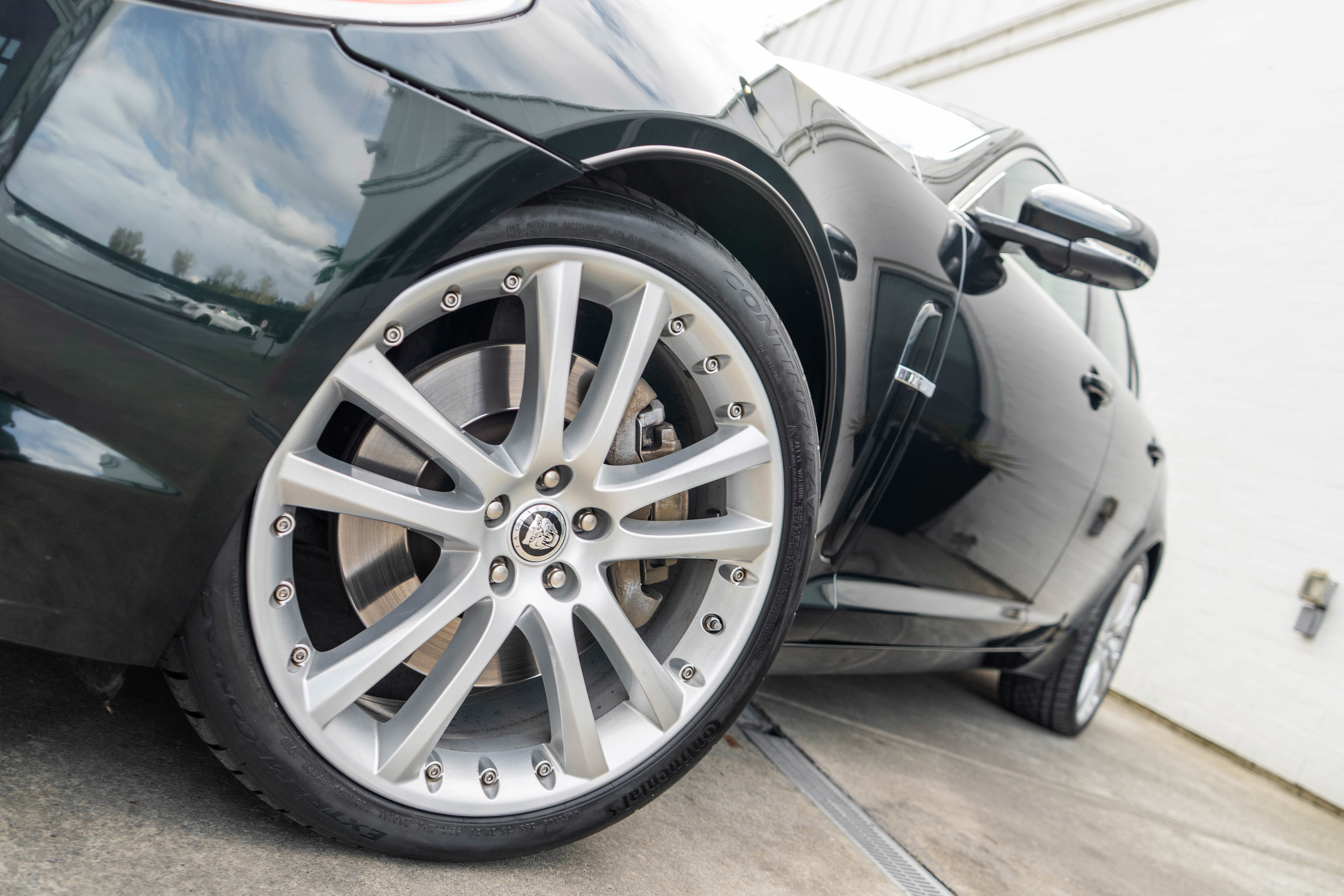 Used 2011 Jaguar XF Portfolio image 4