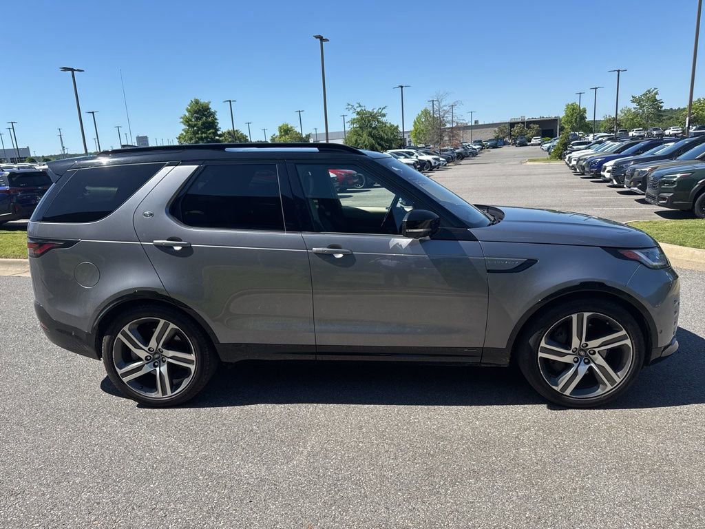 Used 2022 Land Rover Discovery HSE R-Dynamic AWD/4WD image 4
