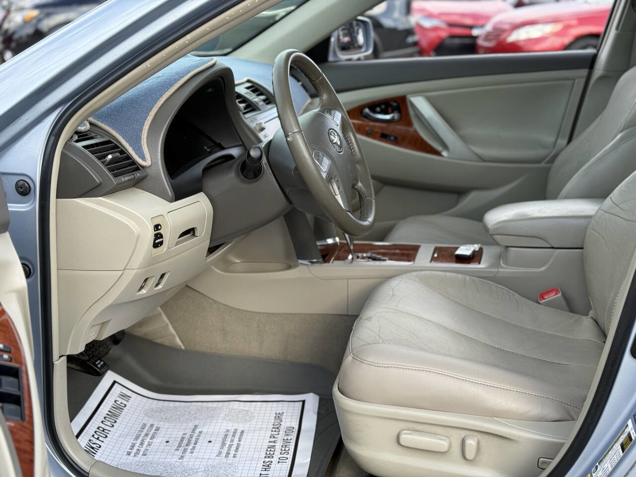Used 2011 Toyota Camry Hybrid image 10