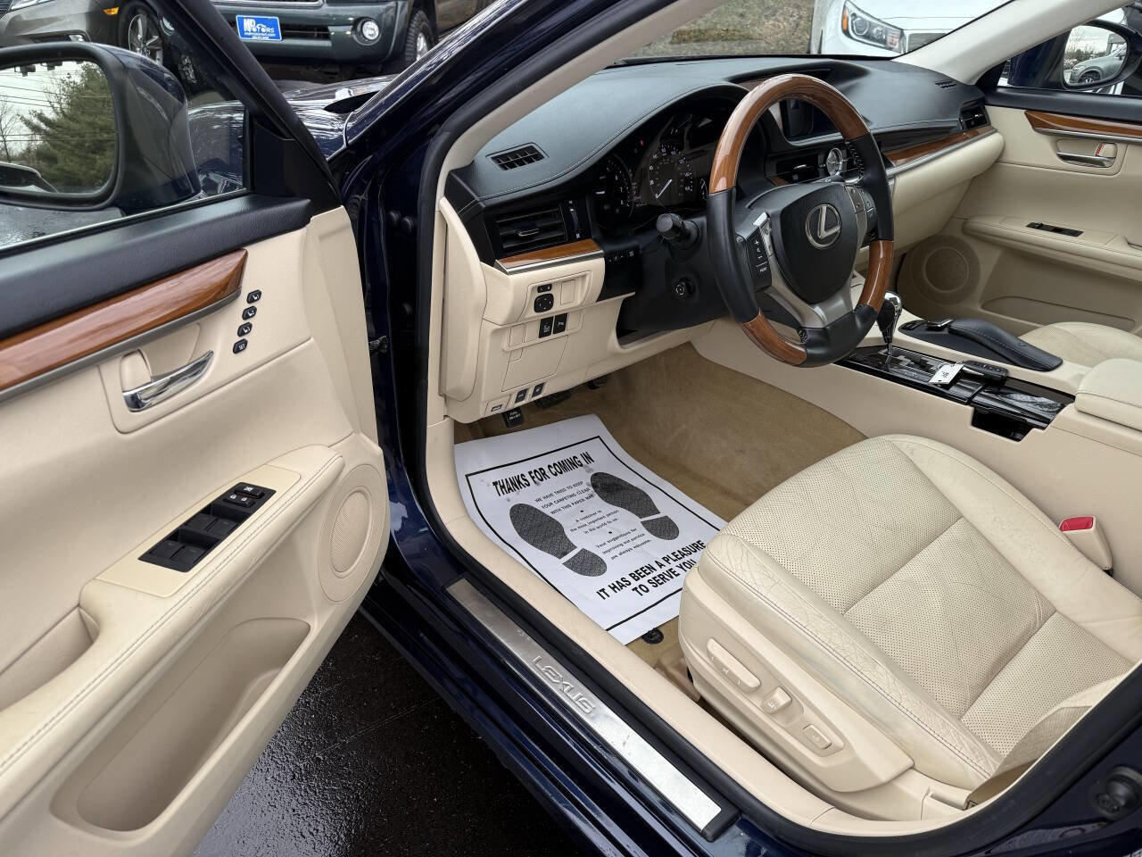 Used 2013 Lexus ES 300h Base 4dr Sedan image 15