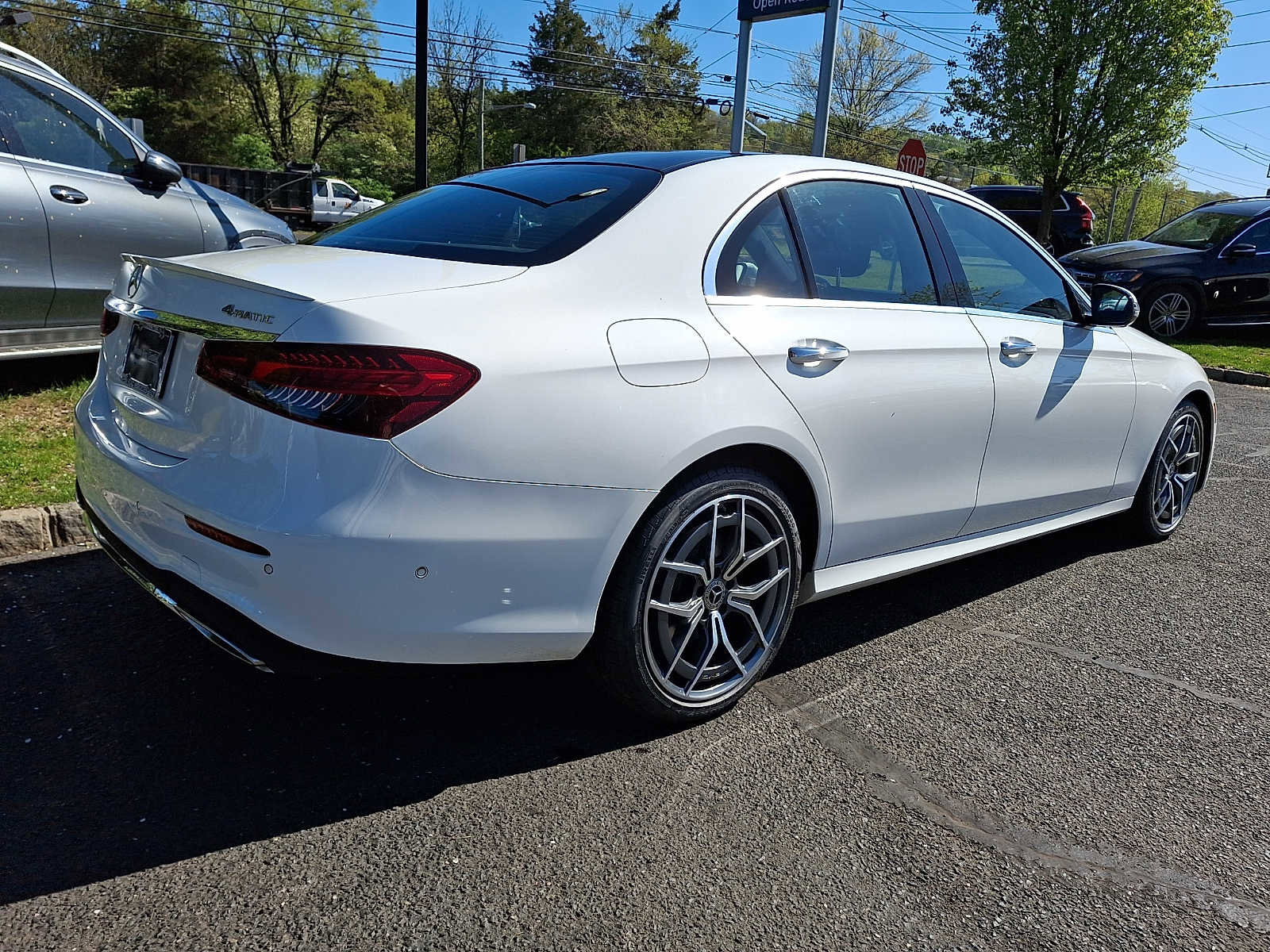 Certified 2022 Mercedes-Benz E 350 4MATIC Sedan image 6