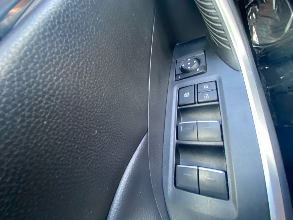 Used 2024 Toyota RAV4 XLE AWD/4WD image 16