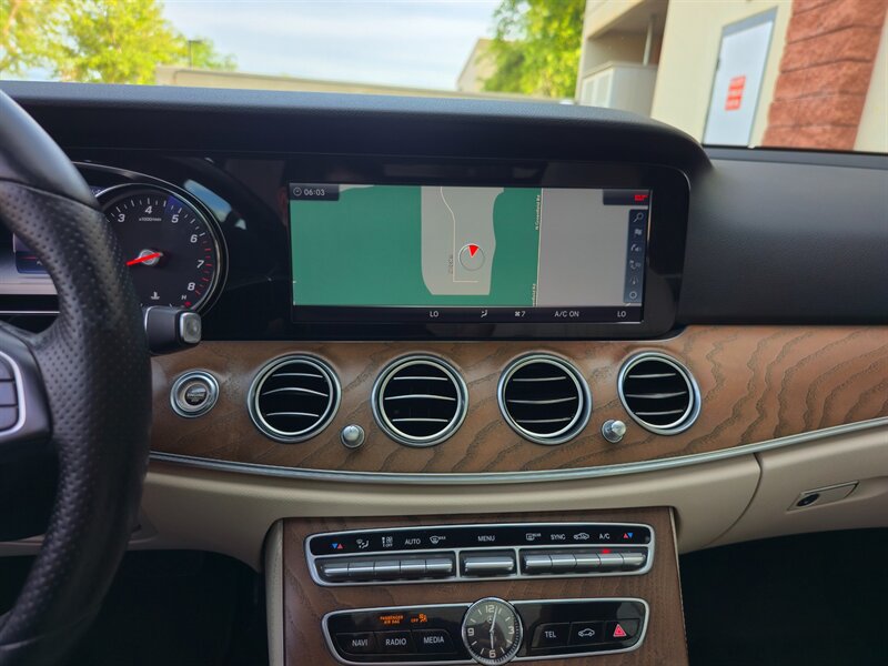Used 2018 Mercedes-Benz E 400 4MATIC Sedan w/ Premium 1 Package image 19