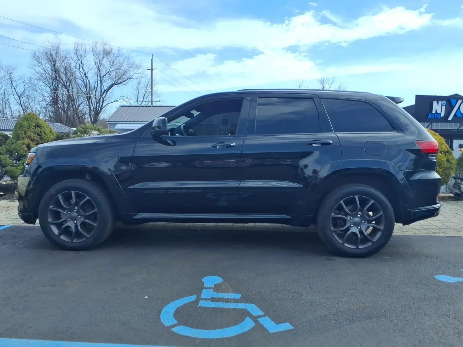 Used 2020 Jeep Grand Cherokee High Altitude AWD/4WD image 6