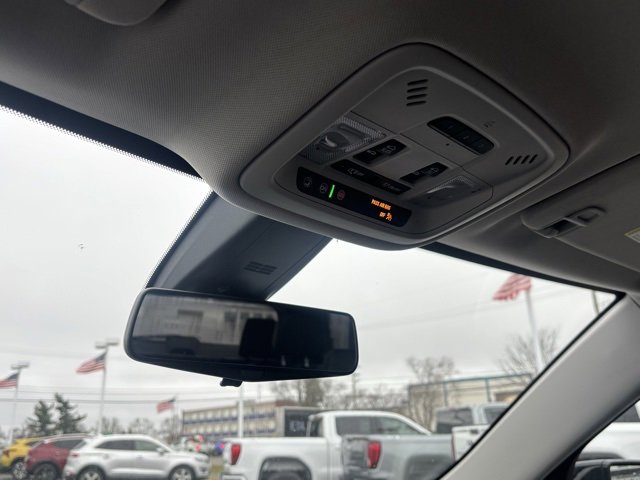 Used 2020 Chevrolet Traverse LT w/ LT Premium Package image 31