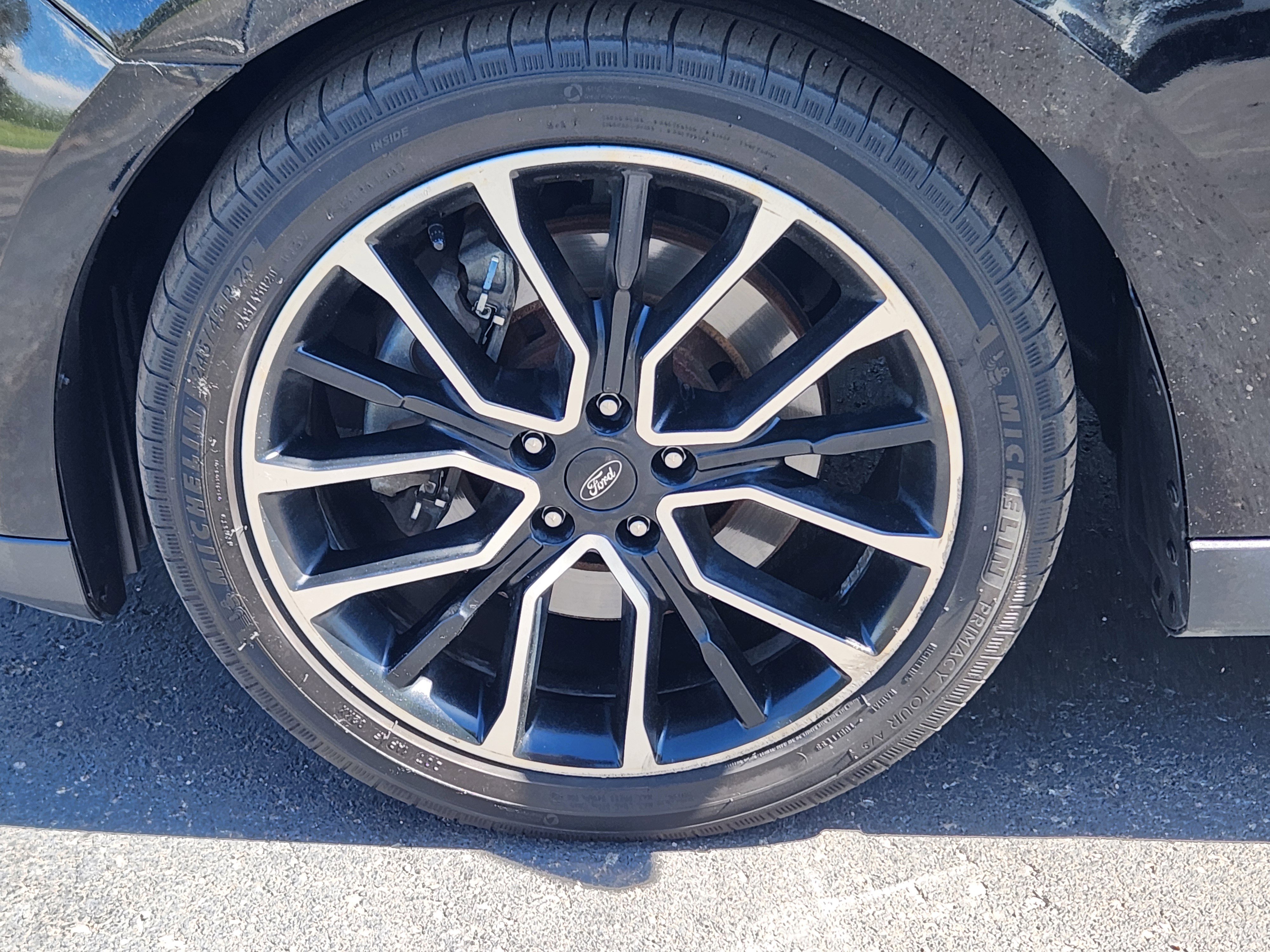 Used 2018 Ford Taurus SHO w/ Driver Assist Package AWD/4WD image 22