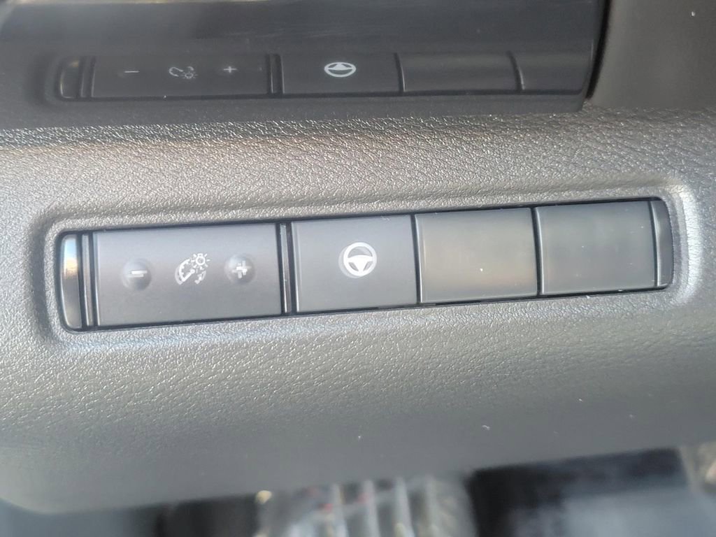 Used 2024 Nissan Pathfinder SV AWD/4WD image 31