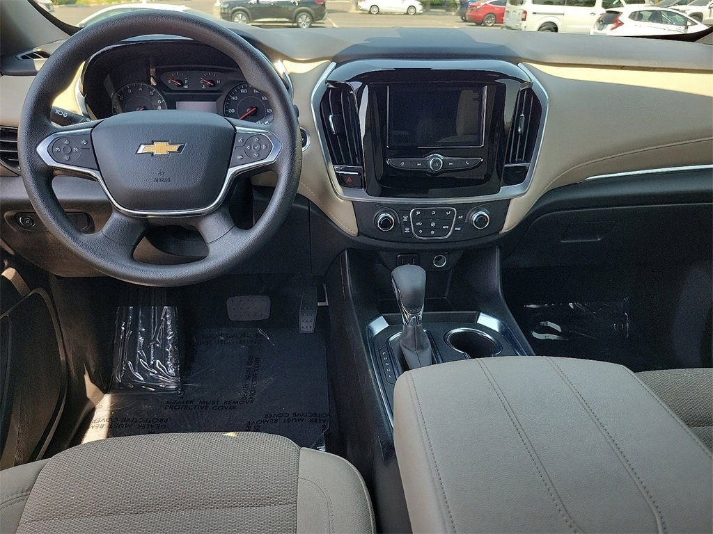 Used 2022 Chevrolet Traverse LS image 5