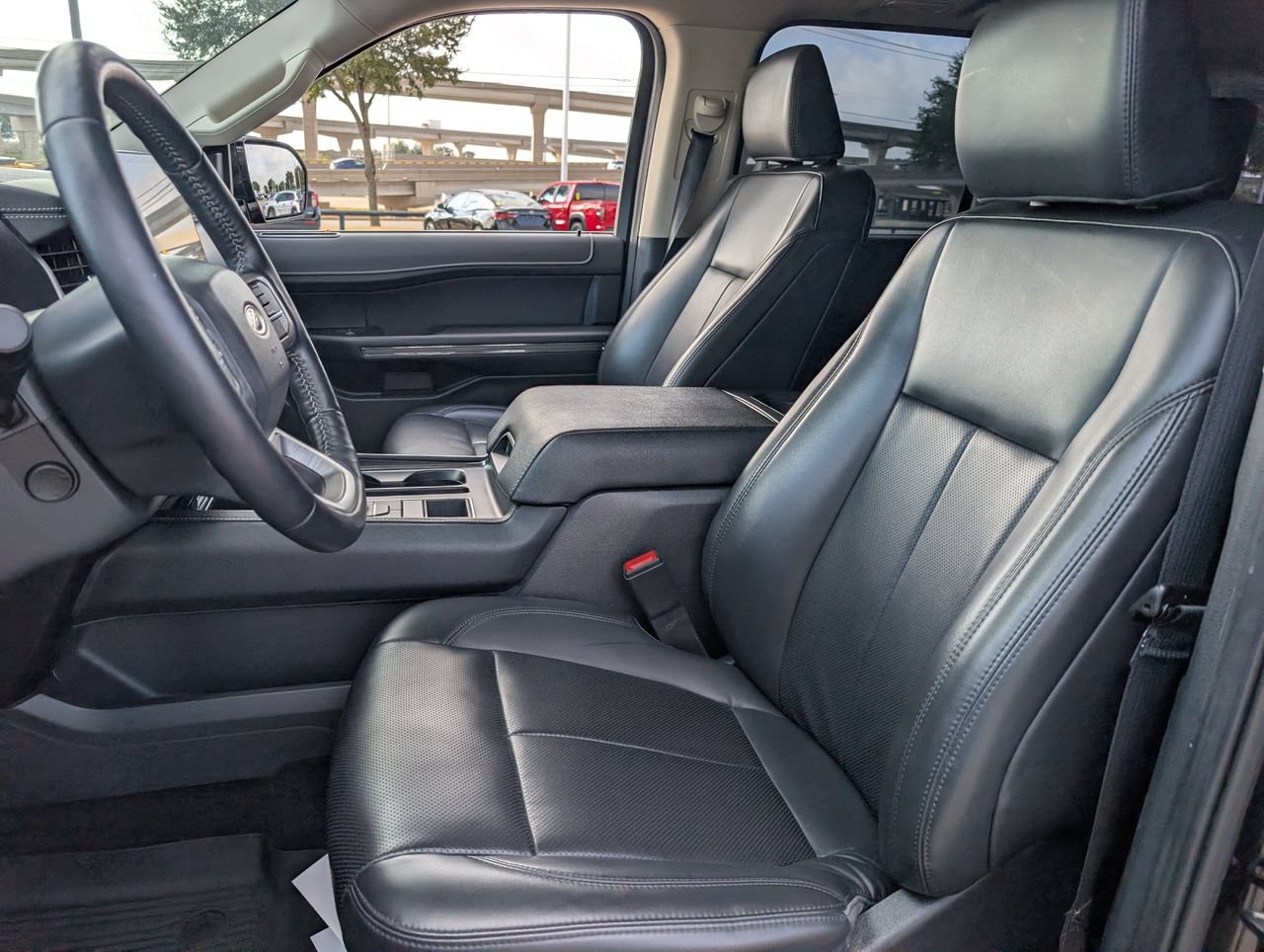 Used 2022 Ford Expedition XLT RWD image 24