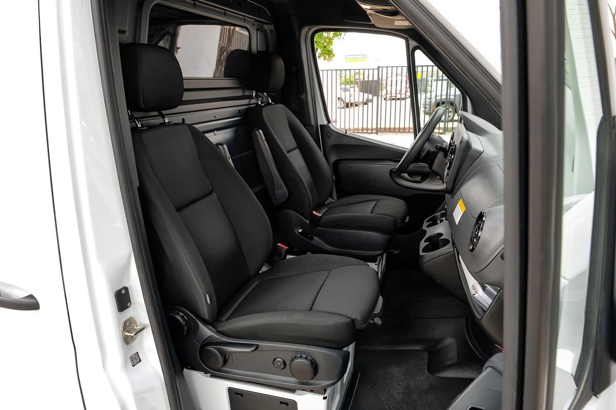 Used 2023 Mercedes-Benz Sprinter 2500 image 24