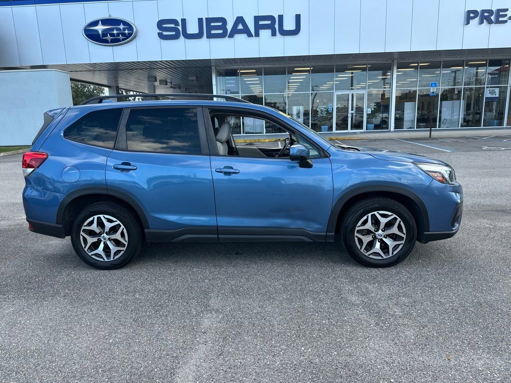 Used 2020 Subaru Forester Premium image 2