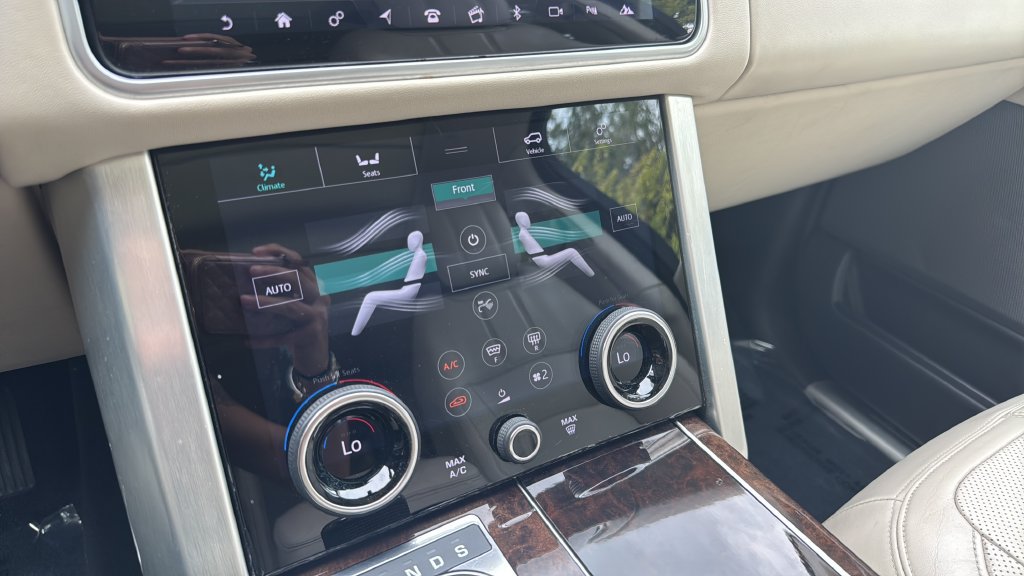 Used 2018 Land Rover Range Rover Supercharged AWD/4WD image 31