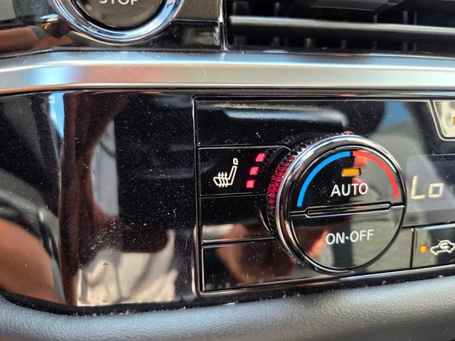 Used 2025 Nissan Pathfinder SV AWD/4WD image 32