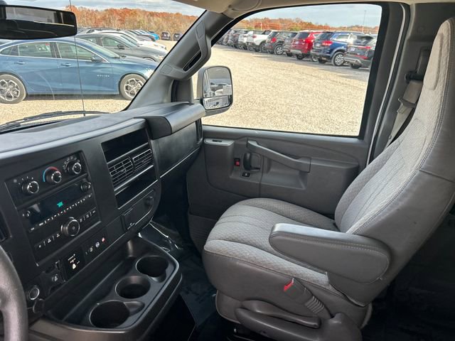 Used 2017 GMC Savana 2500 LS image 11