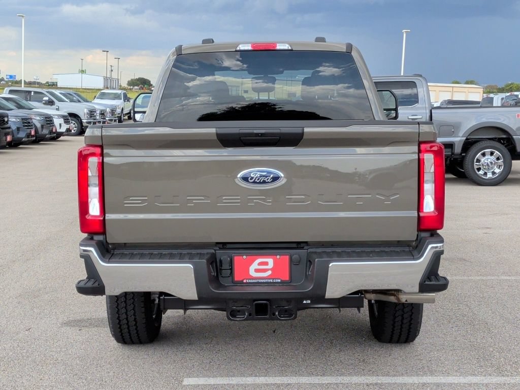 New 2026 Ford F250 XLT w/ FX4 Off-Road Package AWD/4WD image 7