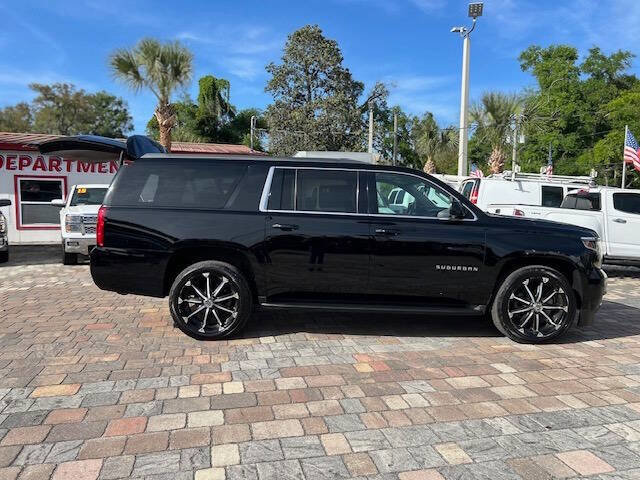 Used 2016 Chevrolet Suburban LT w/ Luxury Package RWD image 9