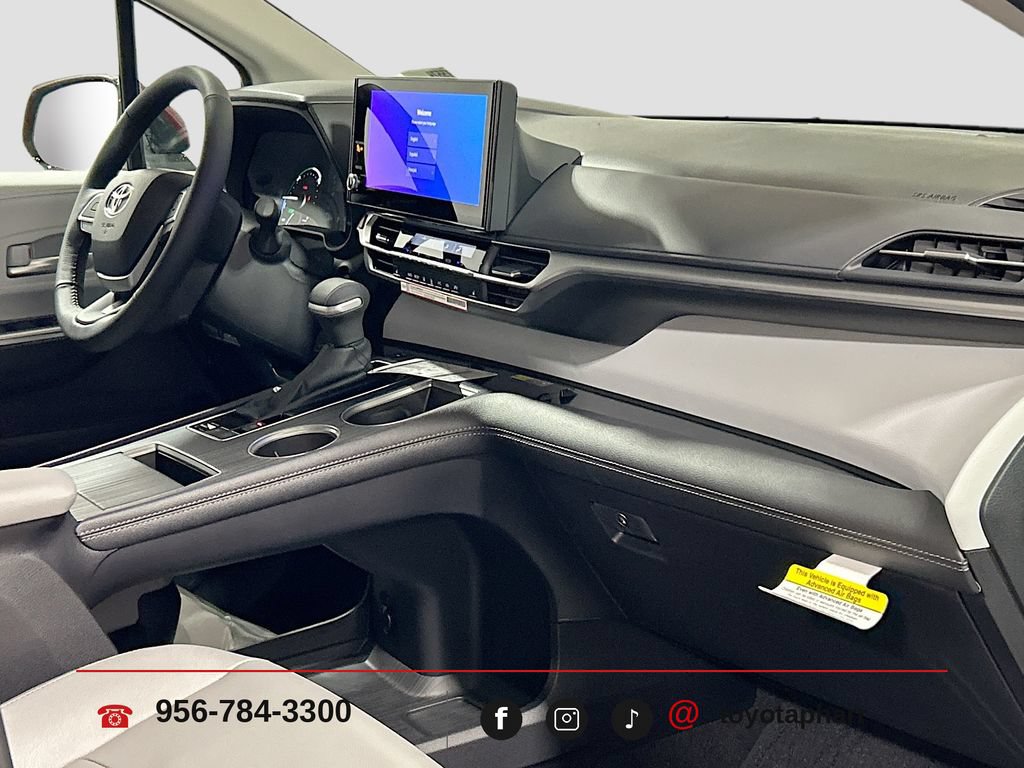 New 2026 Toyota Sienna XLE FWD image 31