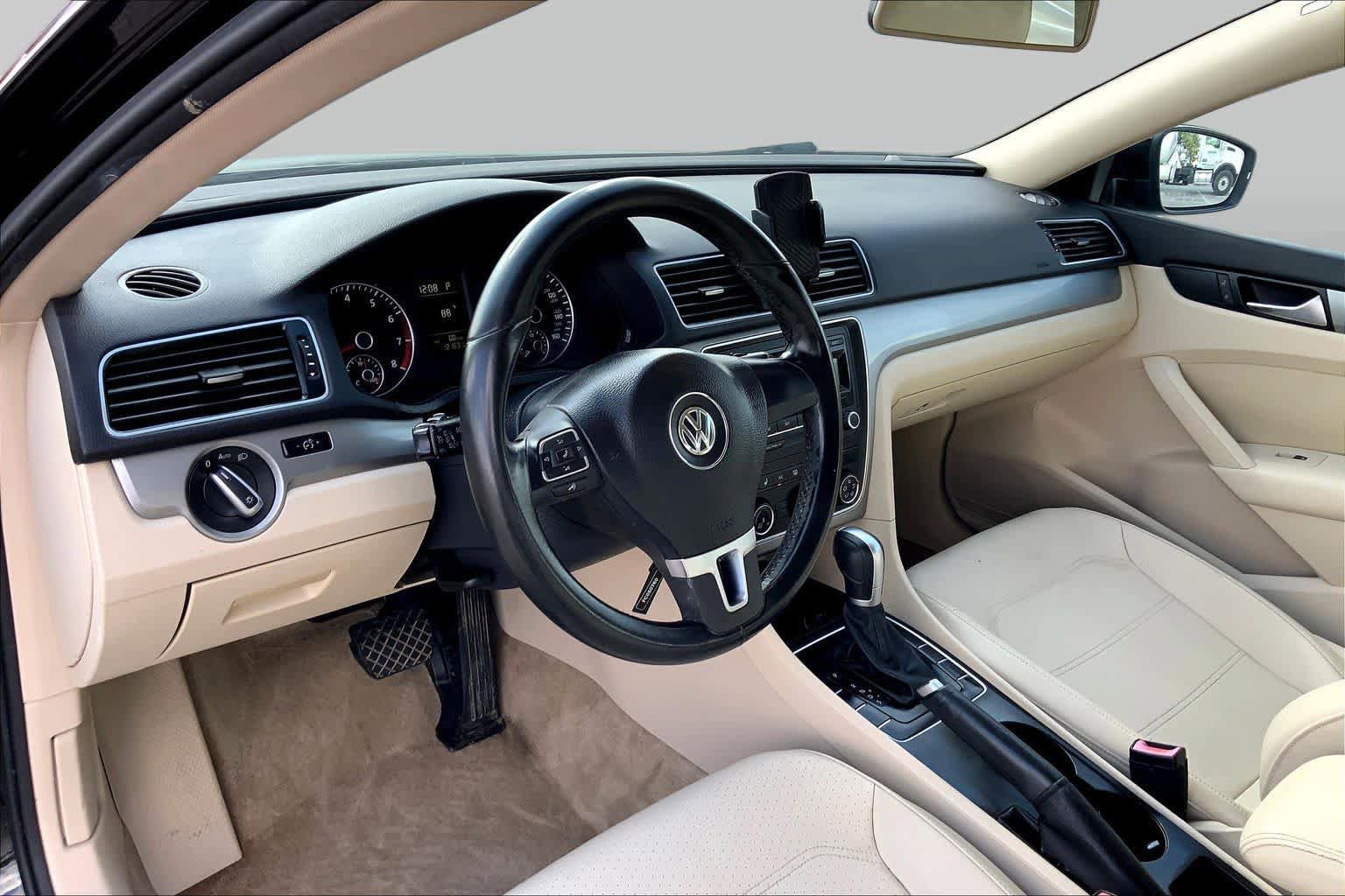 Used 2015 Volkswagen Passat 1.8T S FWD image 17