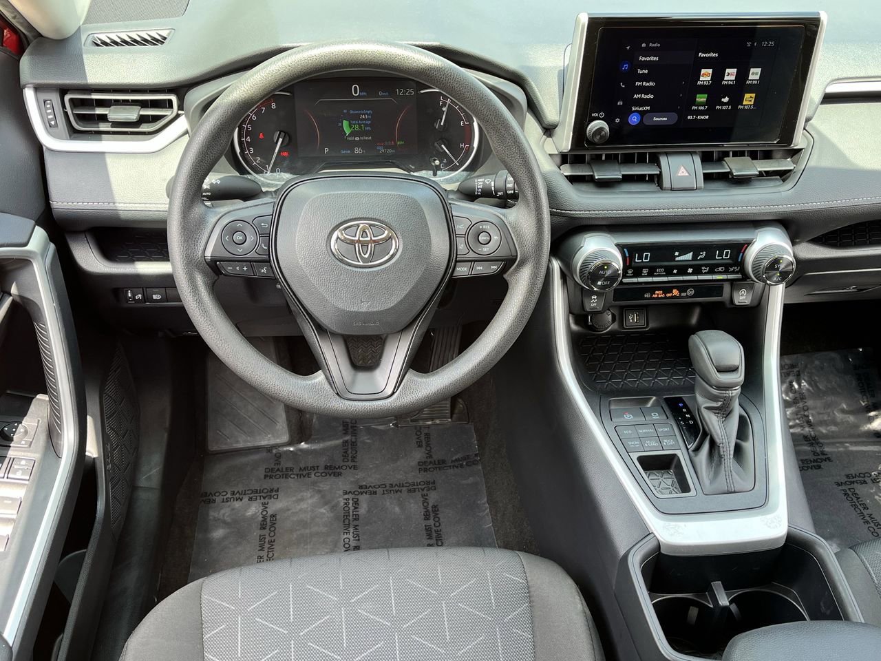 Used 2025 Toyota RAV4 XLE AWD/4WD image 10