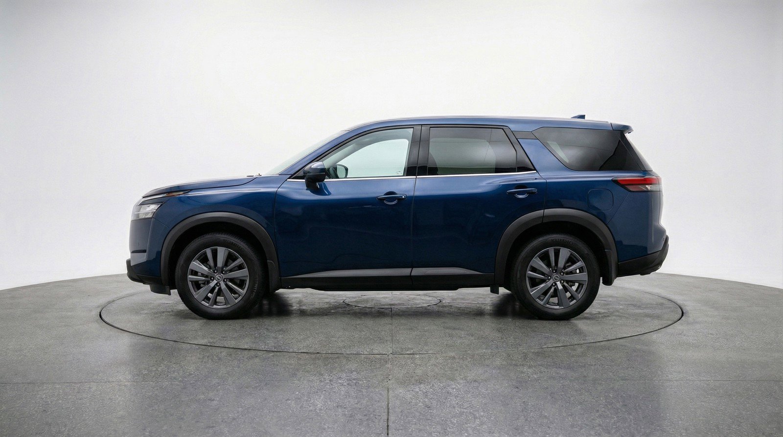Used 2025 Nissan Pathfinder SV FWD image 5