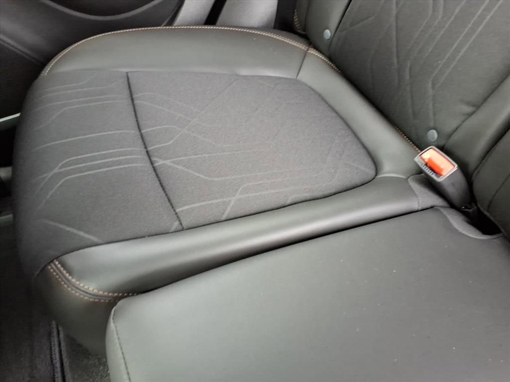 Used 2022 Chevrolet Trax LT w/ Sport Edition image 31