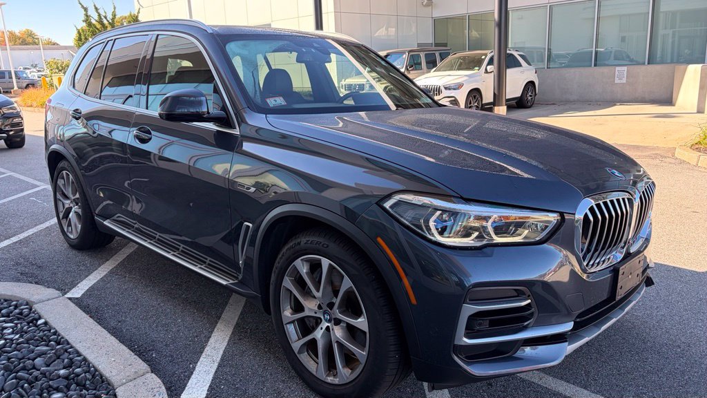 Certified 2022 BMW X5 xDrive45e w/ Executive Package AWD/4WD image 5