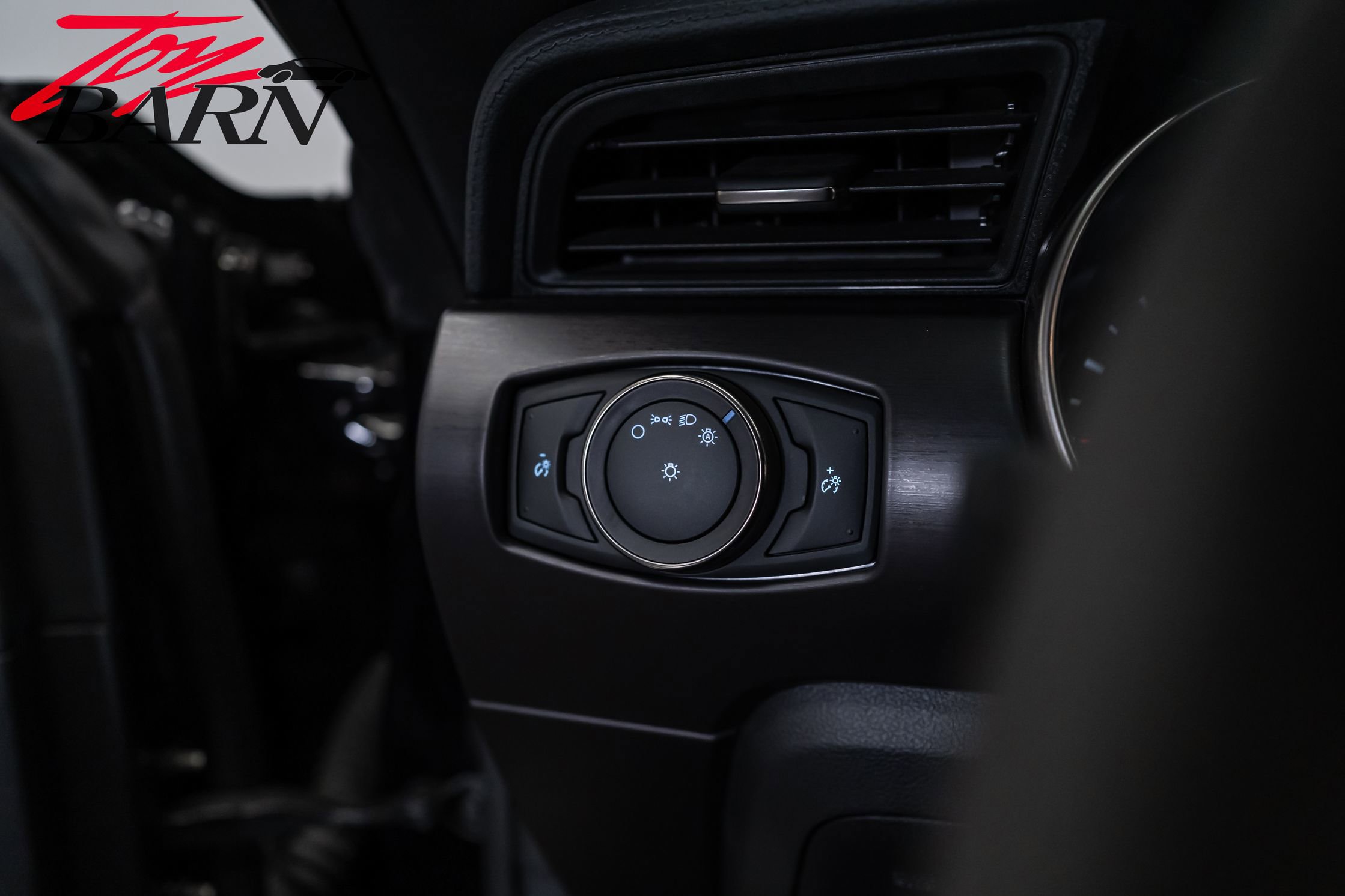 Used 2018 Ford Mustang Shelby GT350R w/ GT350R Equipment Group 920A image 29