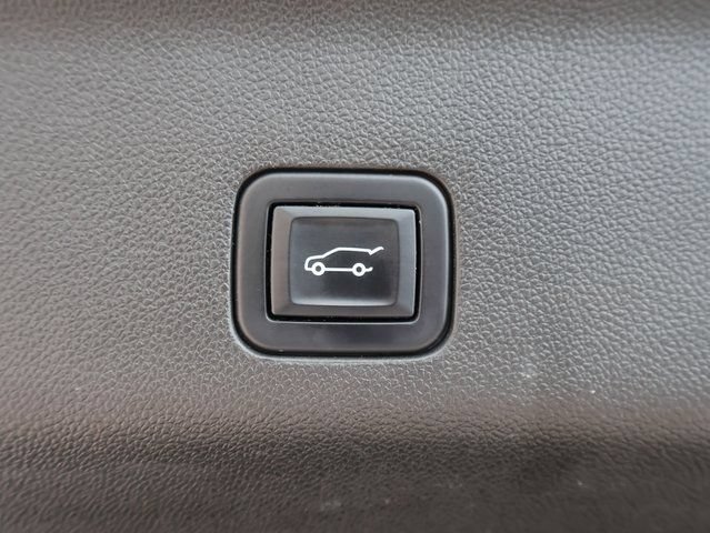 Used 2022 GMC Yukon XL Denali AWD/4WD image 18