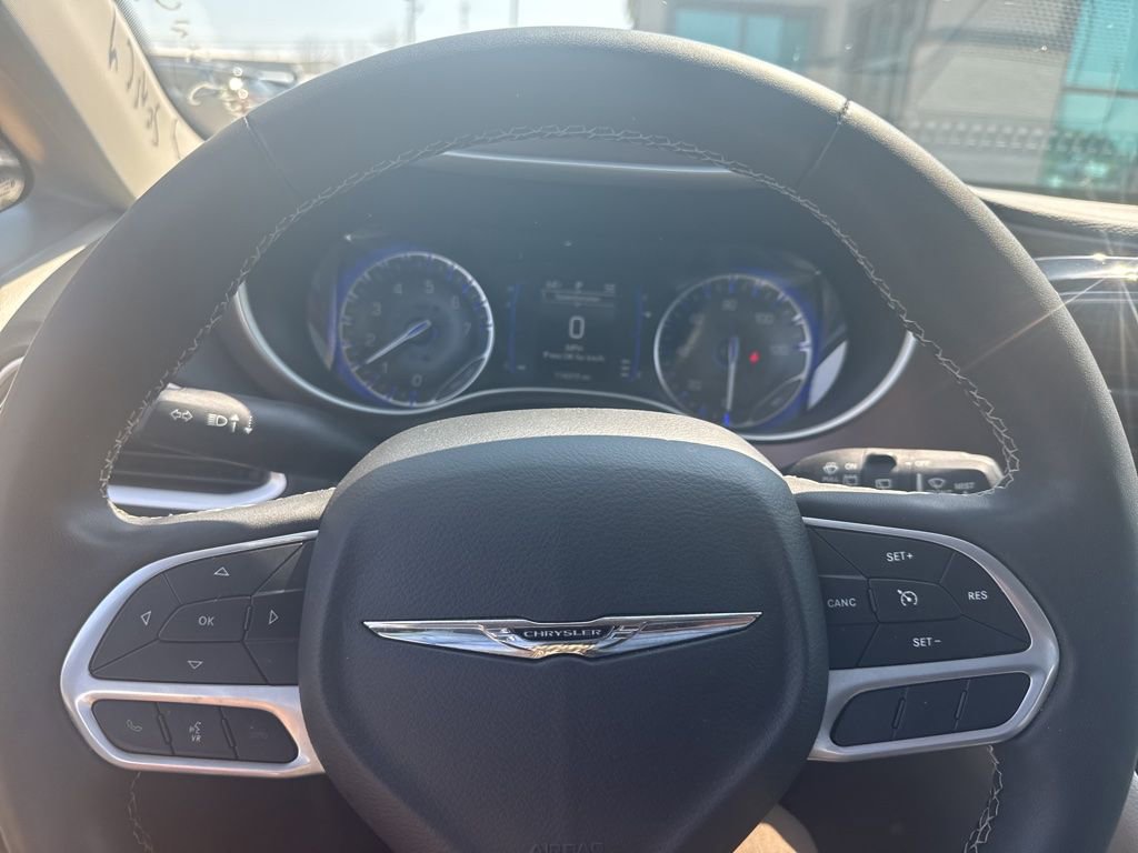 Used 2023 Chrysler Voyager LX image 13
