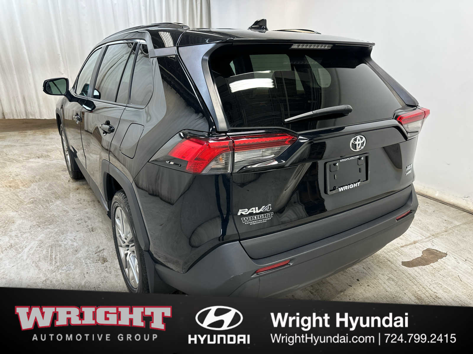 Used 2019 Toyota RAV4 XLE Premium w/ Cold Weather Package image 4