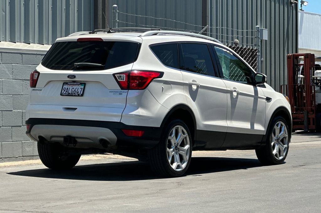 Used 2019 Ford Escape Titanium AWD/4WD image 4