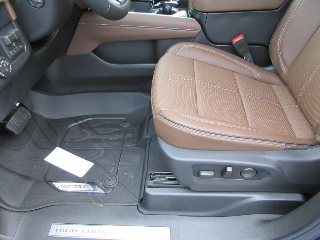 New 2027 Chevrolet Suburban High Country AWD/4WD image 25