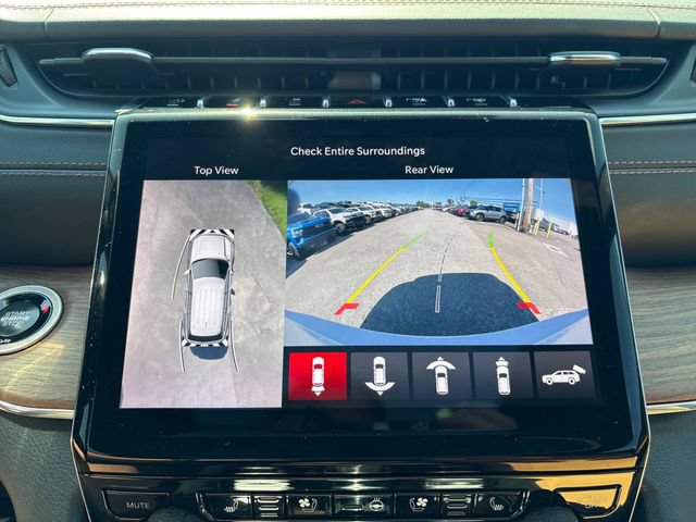 Used 2024 Jeep Grand Cherokee L Summit AWD/4WD image 17