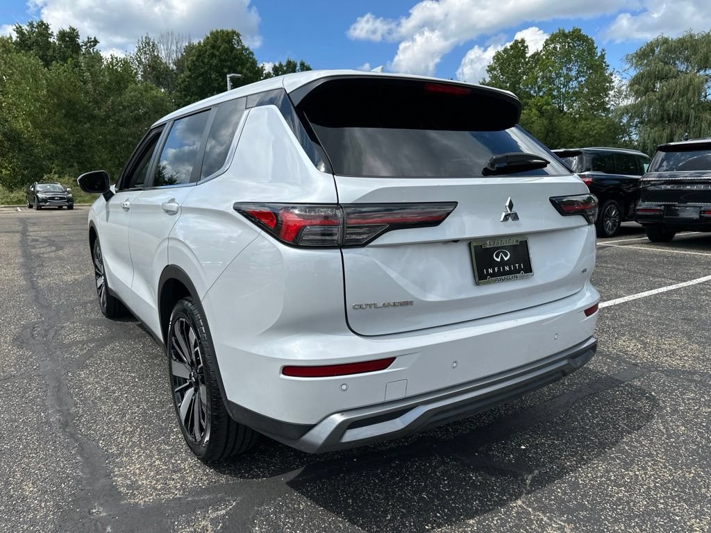 Used 2025 Mitsubishi Outlander SE AWD/4WD image 11