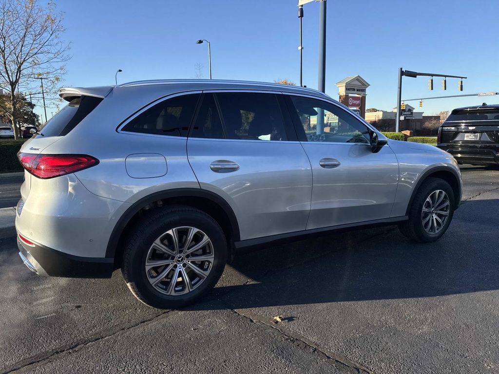 Used 2025 Mercedes-Benz GLC 300 4MATIC image 7