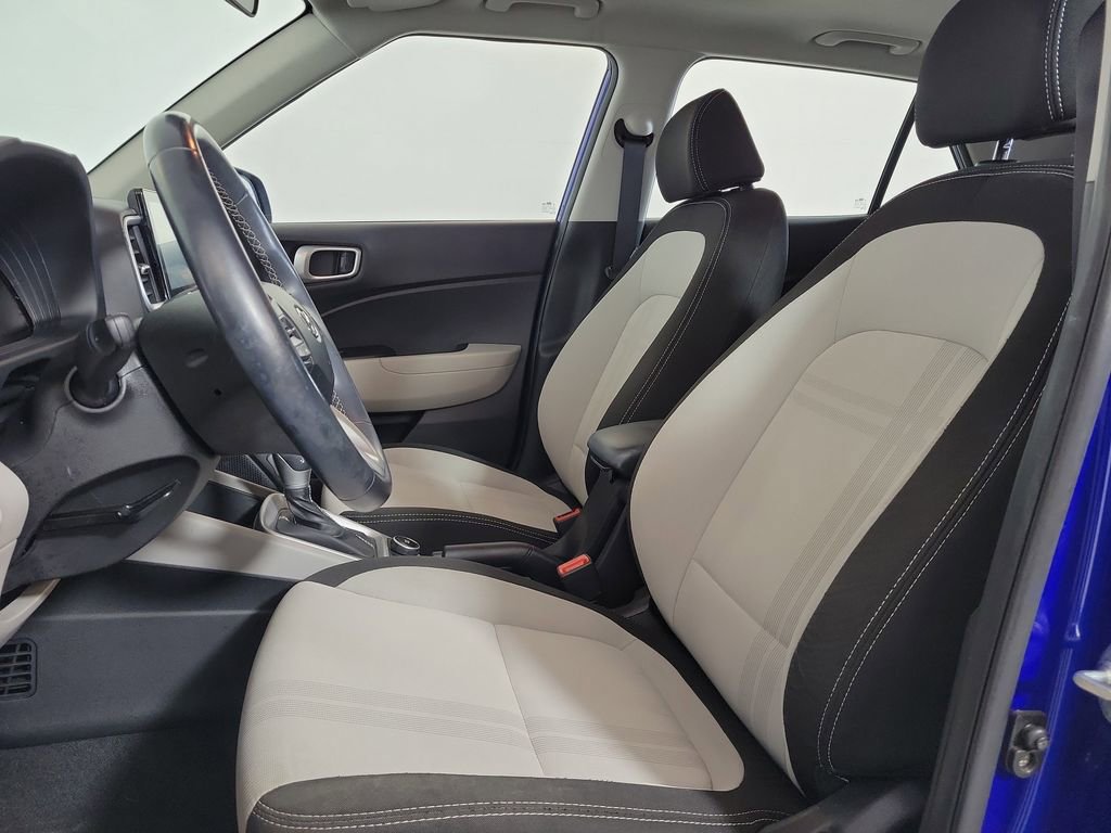 Used 2023 Hyundai Venue SEL FWD image 12