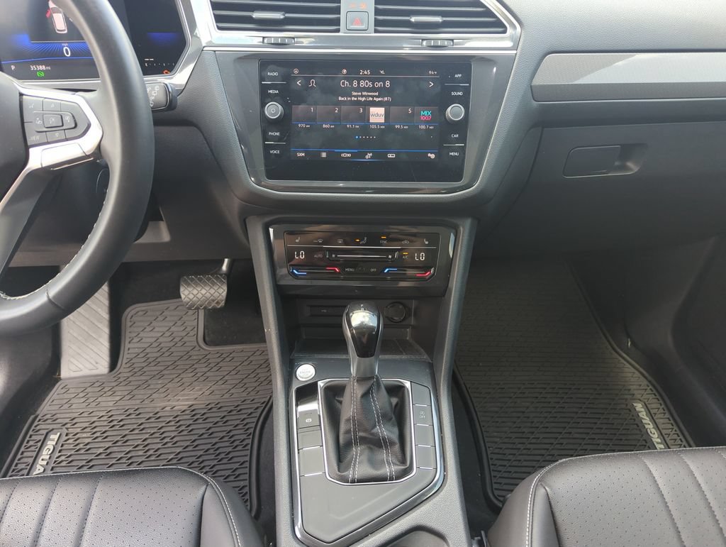 Certified 2023 Volkswagen Tiguan SE w/ Panoramic Sunroof Package FWD image 25