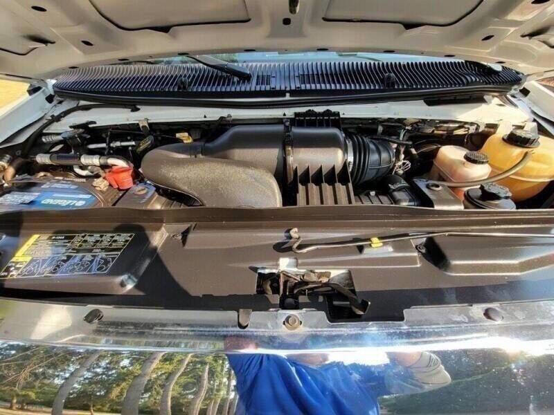 Used 2015 Ford E-350 and Econoline 350 Super Duty w/ Power Windows & Locks Group image 22