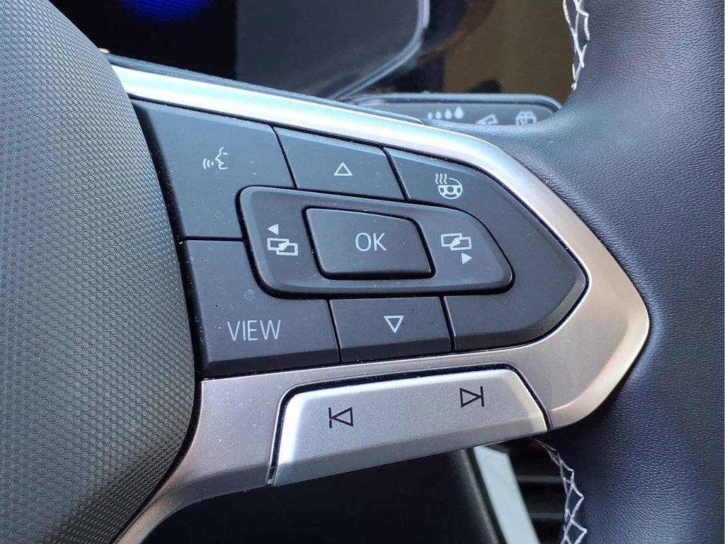 Used 2023 Volkswagen Taos SE image 29