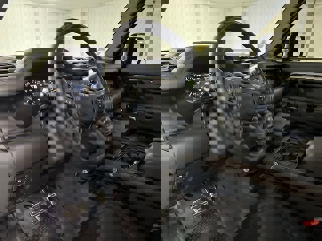 Used 2023 Land Rover Defender 130 X image 10