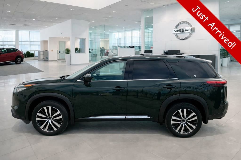 Used 2023 Nissan Pathfinder Platinum image 1