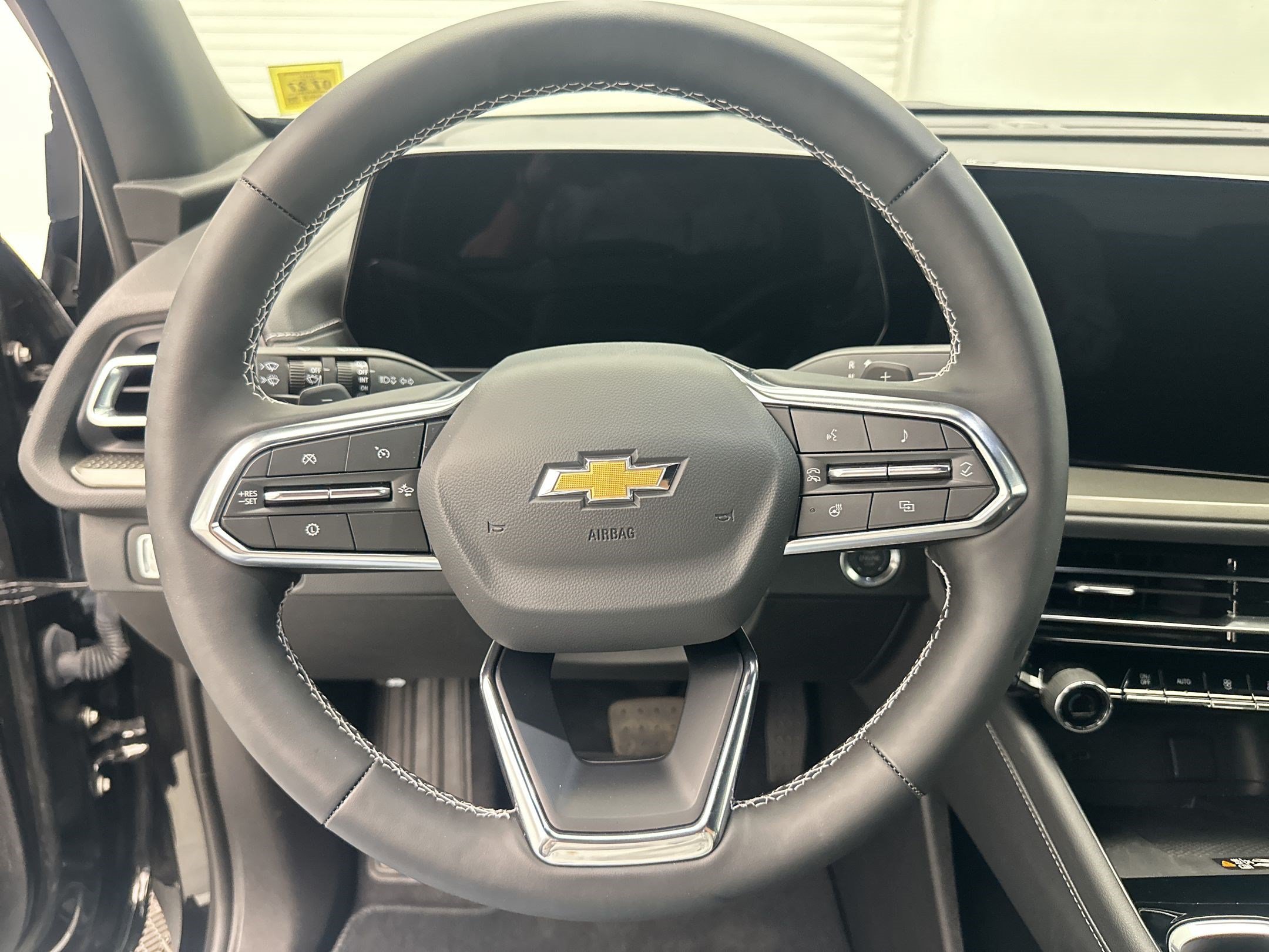 Certified 2026 Chevrolet Traverse LT AWD/4WD image 11