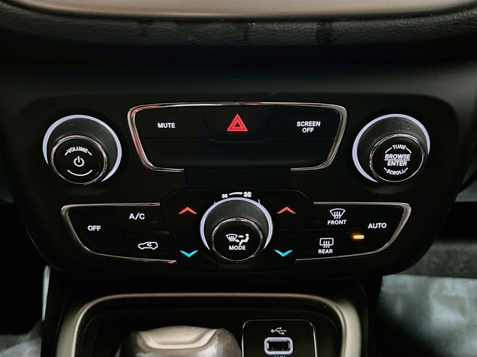 Used 2017 Jeep Compass Latitude w/ Popular Equipment Group AWD/4WD image 12