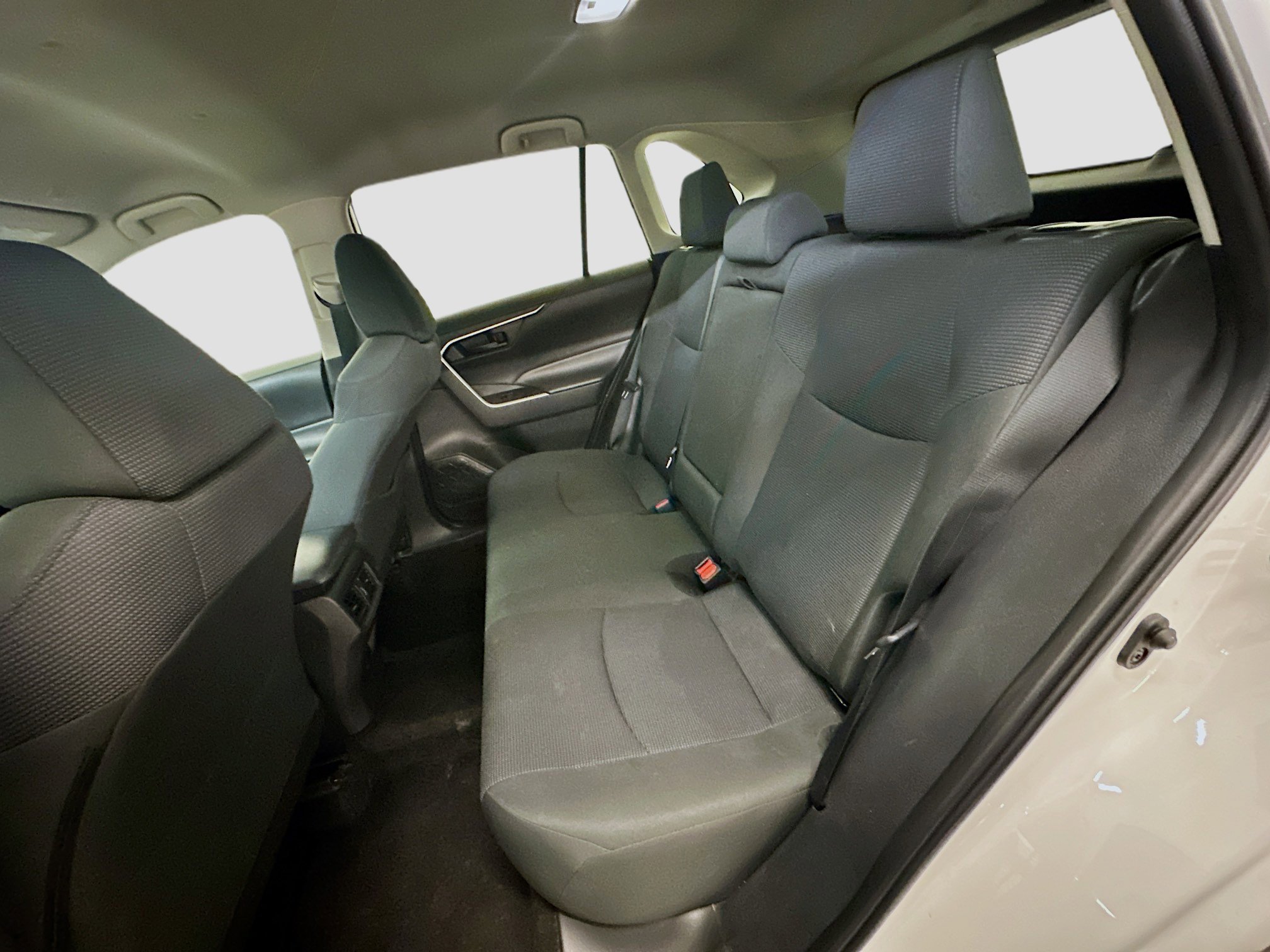 Used 2024 Toyota RAV4 LE image 29