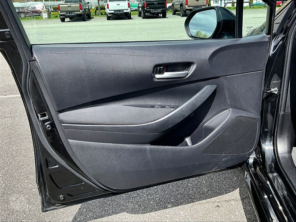 Used 2020 Toyota Corolla LE FWD image 9