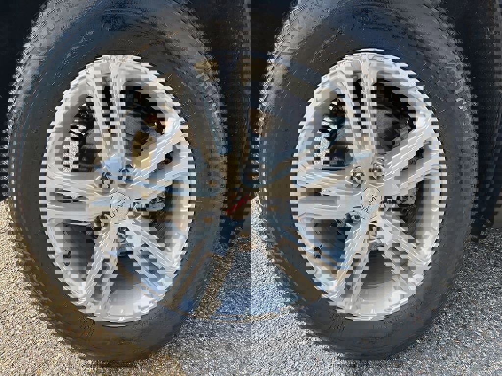 Used 2022 GMC Terrain SLE w/ Driver Convenience Package image 10