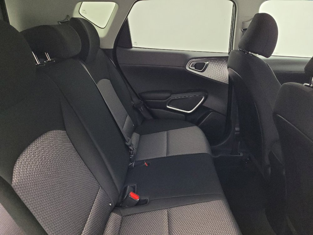 Used 2025 Kia Soul LX image 19