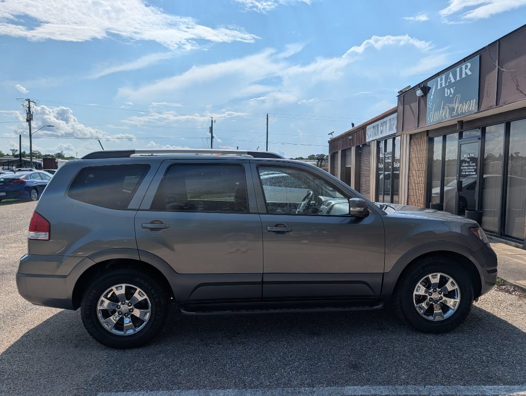 Used 2008 Kia Borrego EX w/ Luxury Pkg RWD image 4